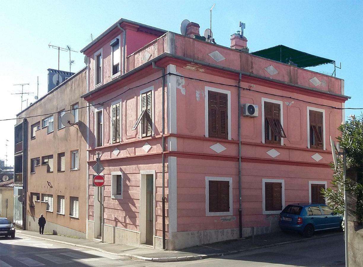 Apartment In Centre With Huge Terace 普拉 外观 照片